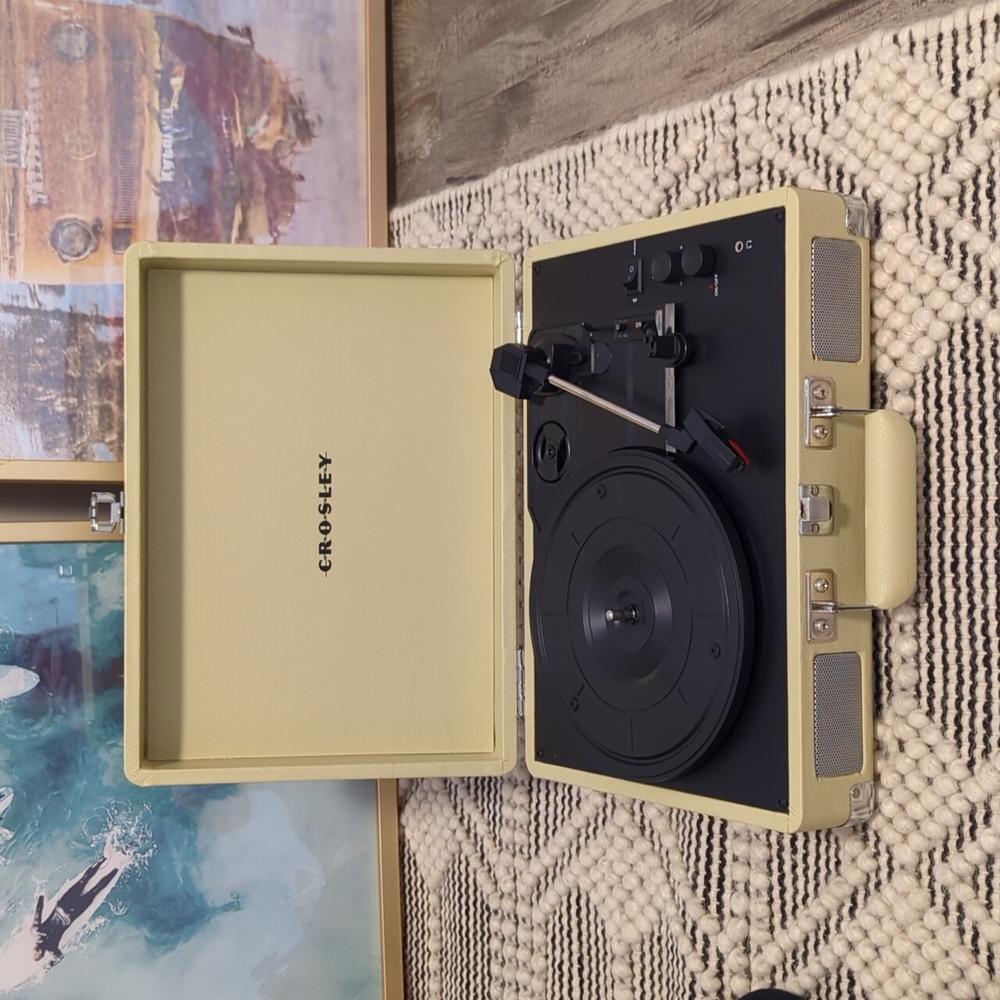 Crosley Cruiser Plus Vinyl Record Player
